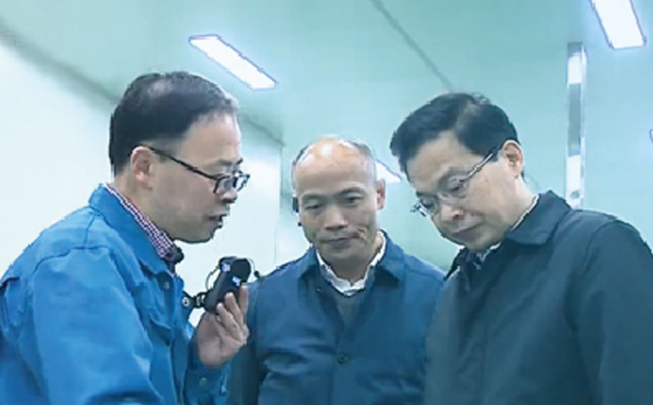 2023年3月23日下午宣城市委書記李中、市長何淳寬、寧國市委書記倪志品等領導一行蒞臨裕華公司新廠區(qū)考察調(diào)研,開展“三比三學三趕超”現(xiàn)場觀摩。